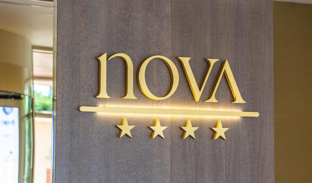 Hotel Nova Luxury Търговище Екстериор снимка